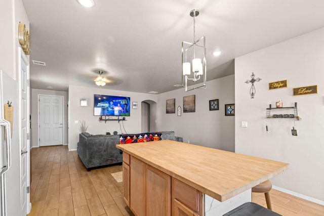 2831 Cambridge Avenue NE, Rio Rancho, NM 87144