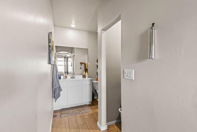 2831 Cambridge Avenue NE, Rio Rancho, NM 87144