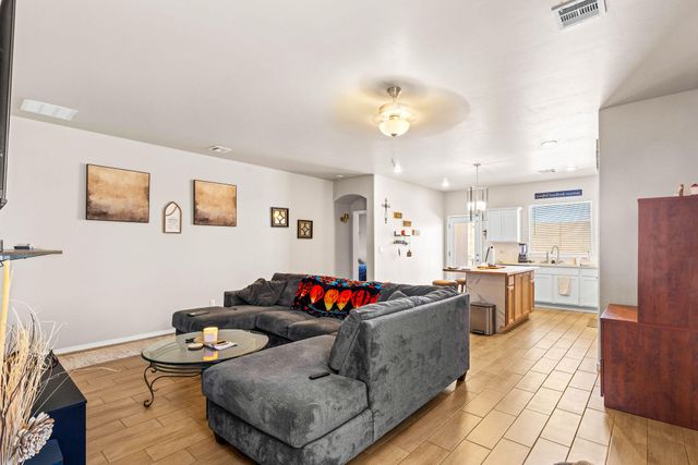 2831 Cambridge Avenue NE, Rio Rancho, NM 87144