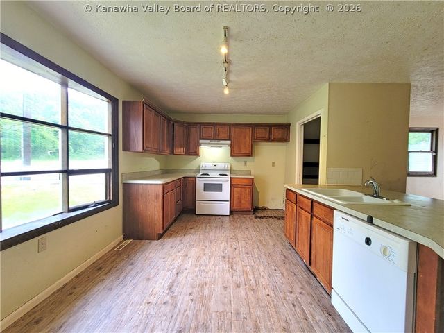 104 Elk Drive, Elkview, WV 25071