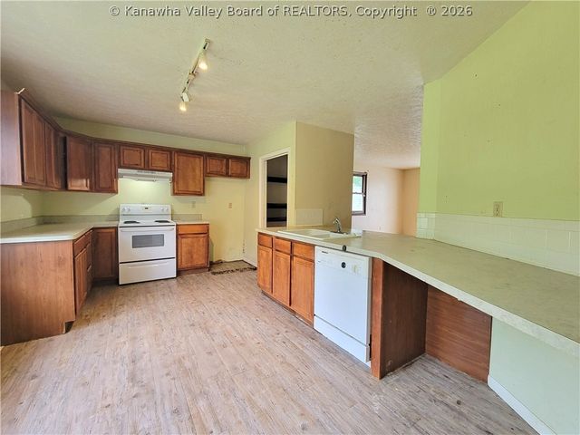 104 Elk Drive, Elkview, WV 25071