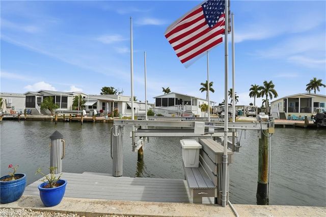 4 Galleon WAY, Fort Myers Beach, FL 33931