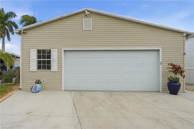 4 Galleon WAY, Fort Myers Beach, FL 33931