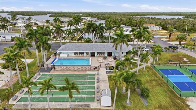 4 Galleon WAY, Fort Myers Beach, FL 33931