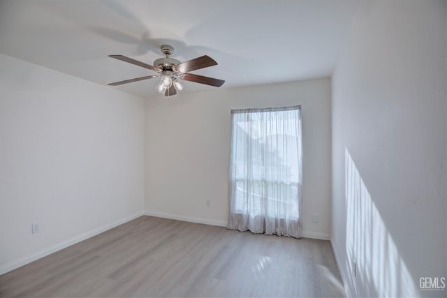 2000 Kinross Court, Bakersfield, CA 93309