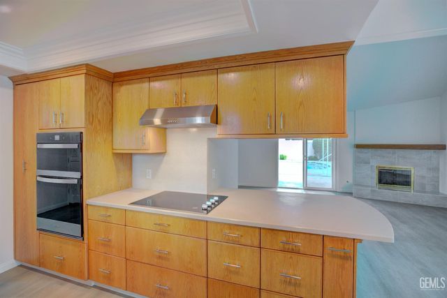 2000 Kinross Court, Bakersfield, CA 93309