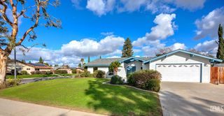 2000 Kinross Court, Bakersfield, CA 93309
