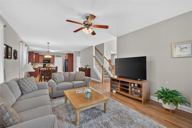 202 Prestwick Drive, Hoschton, GA 30548