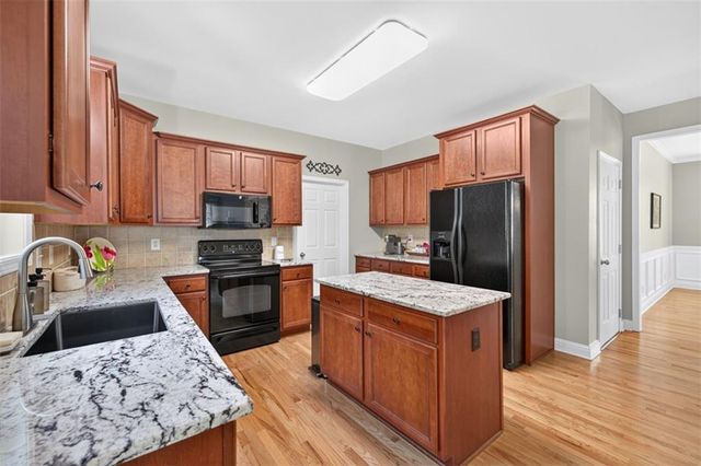 202 Prestwick Drive, Hoschton, GA 30548