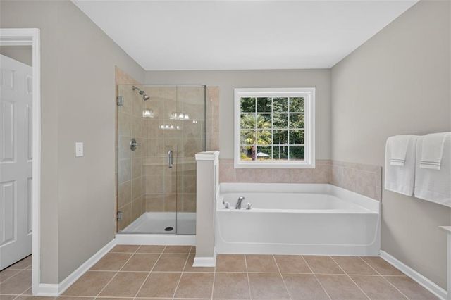 202 Prestwick Drive, Hoschton, GA 30548