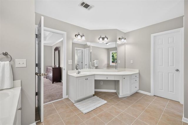 202 Prestwick Drive, Hoschton, GA 30548