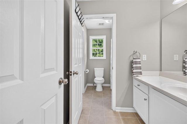 202 Prestwick Drive, Hoschton, GA 30548