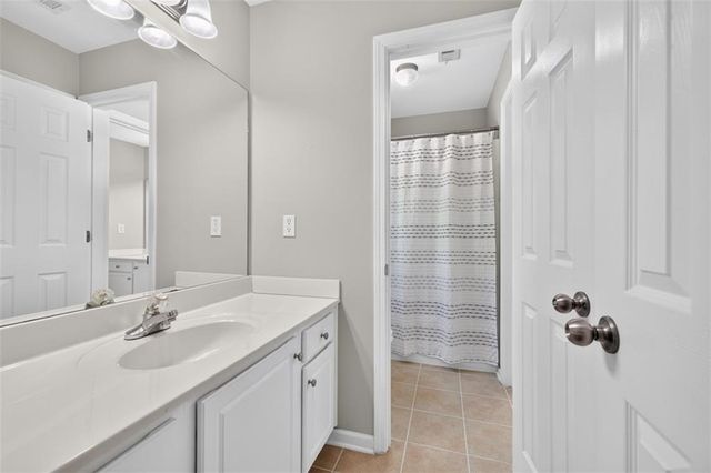 202 Prestwick Drive, Hoschton, GA 30548