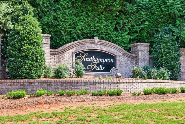 202 Prestwick Drive, Hoschton, GA 30548