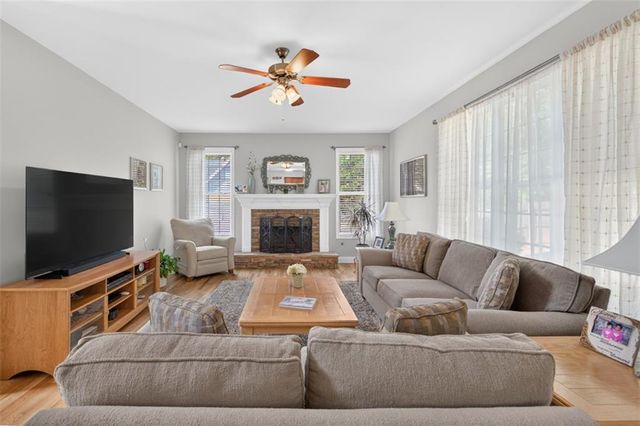 202 Prestwick Drive, Hoschton, GA 30548