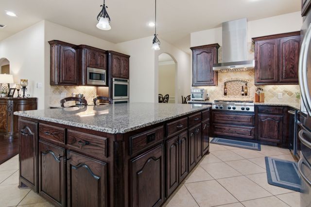 1913 Arrington Court, Colleyville, TX 76034