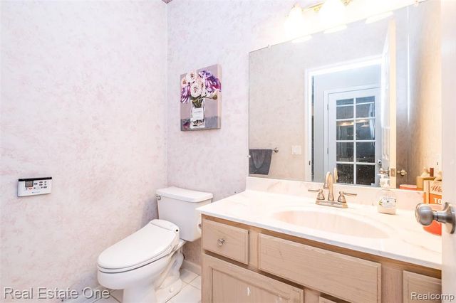 5560 Huron Hills Drive, Commerce Twp, MI 48382
