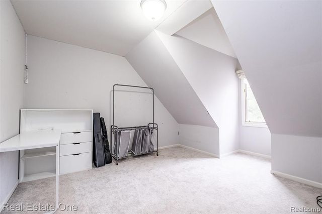 5560 Huron Hills Drive, Commerce Twp, MI 48382
