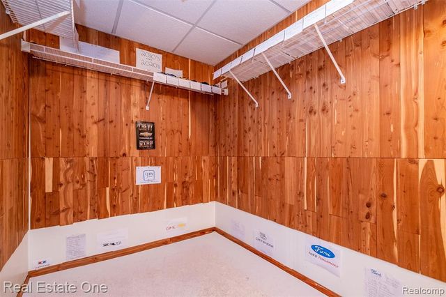 5560 Huron Hills Drive, Commerce Twp, MI 48382