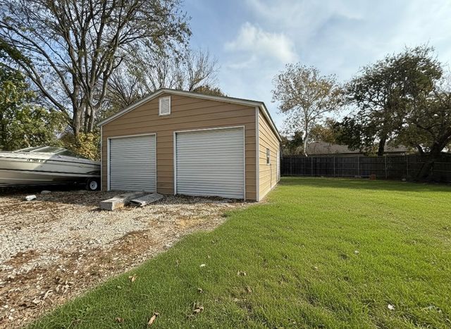 514 N Rogers Street, Waxahachie, TX 75165