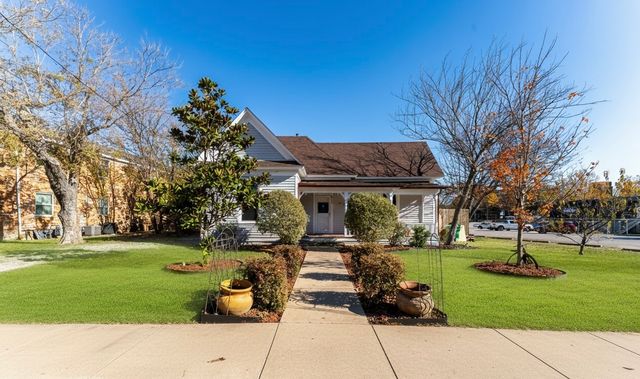 514 N Rogers Street, Waxahachie, TX 75165