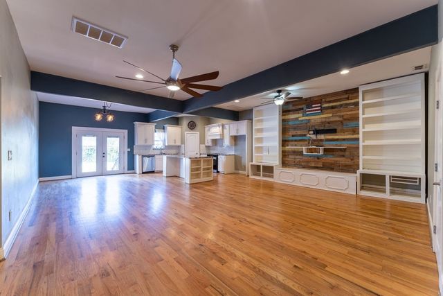 514 N Rogers Street, Waxahachie, TX 75165