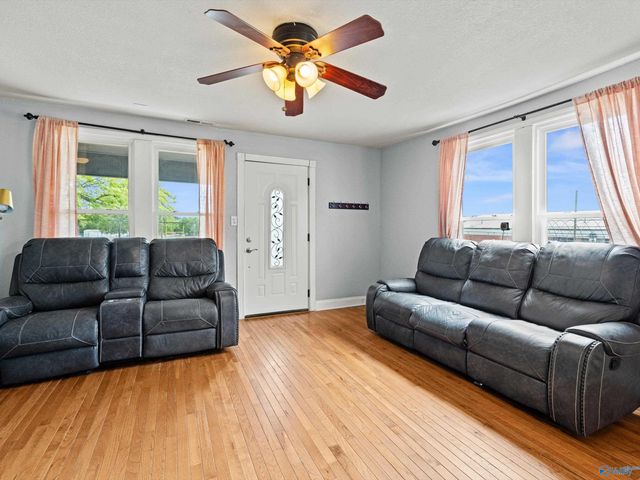 201 Day Street SW, Hartselle, AL 35640
