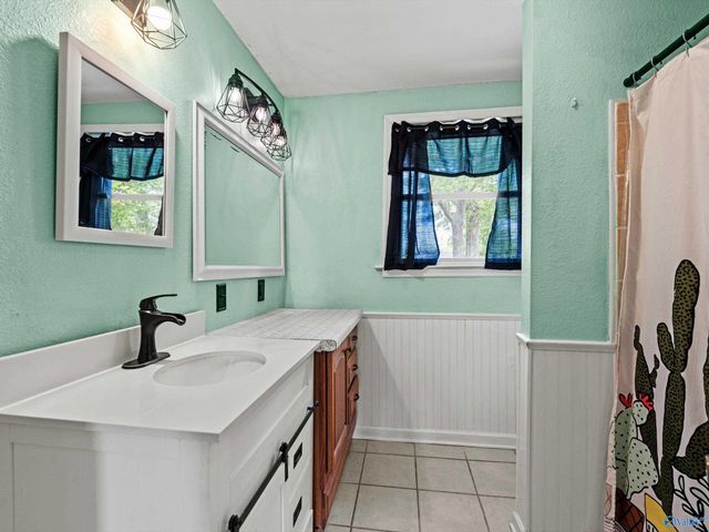 201 Day Street SW, Hartselle, AL 35640