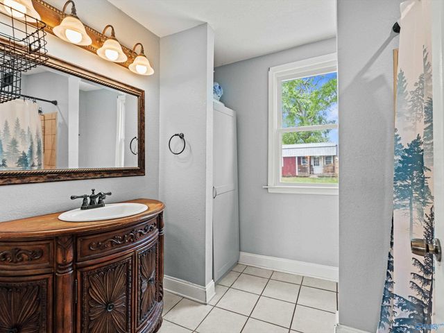201 Day Street SW, Hartselle, AL 35640