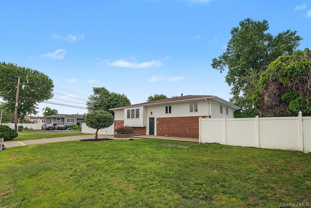414 Westview Avenue, Deer Park, NY 11729