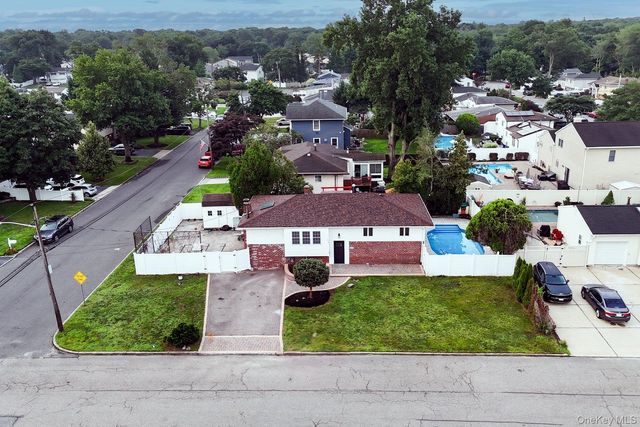 414 Westview Avenue, Deer Park, NY 11729