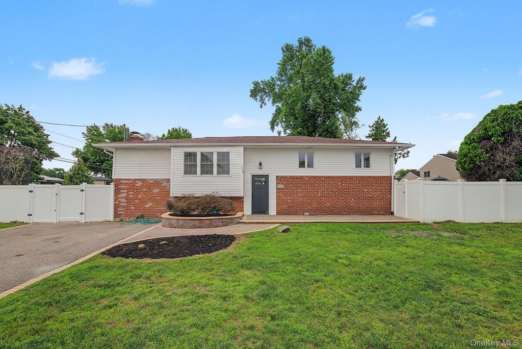 414 Westview Avenue, Deer Park, NY 11729