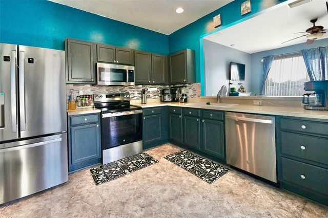 1072 HILL FLOWER DRIVE, Brooksville, FL 34604