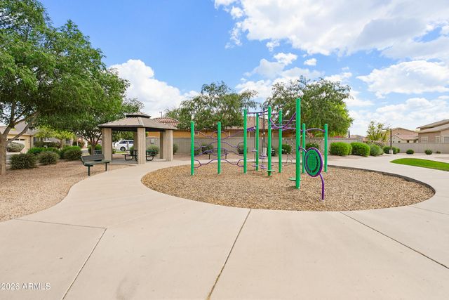 5084 S STONECREEK Boulevard, Gilbert, AZ 85298