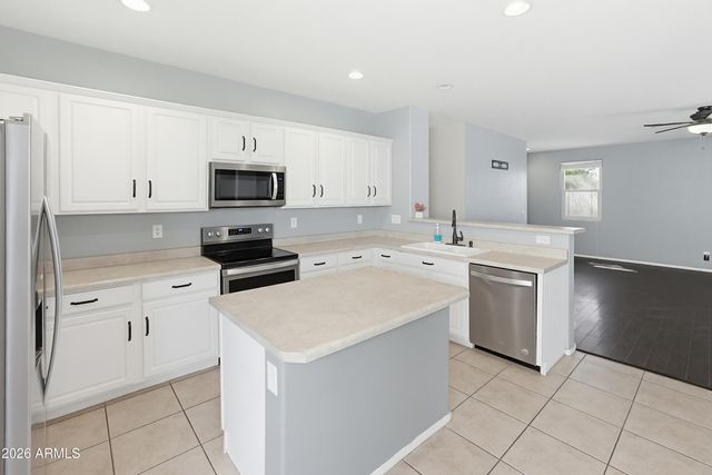 5084 S STONECREEK Boulevard, Gilbert, AZ 85298