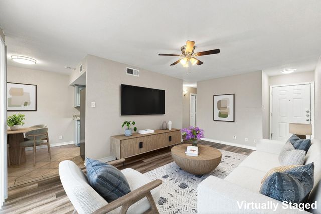 2600 Penny LN 303, Austin, TX 78757