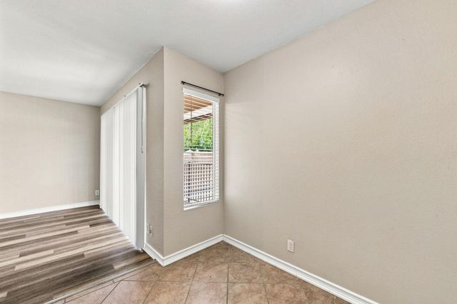 2600 Penny LN 303, Austin, TX 78757