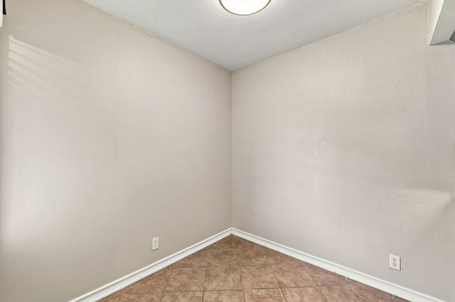 2600 Penny LN 303, Austin, TX 78757