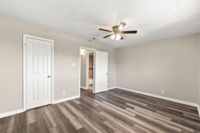2600 Penny LN 303, Austin, TX 78757