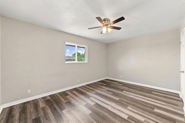 2600 Penny LN 303, Austin, TX 78757