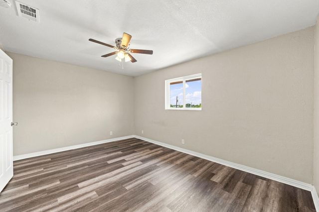 2600 Penny LN 303, Austin, TX 78757
