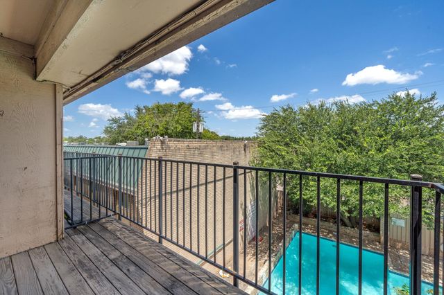 2600 Penny LN 303, Austin, TX 78757