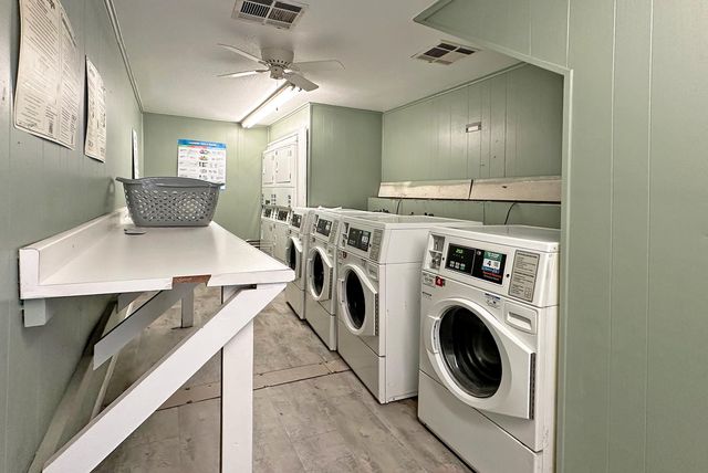 2600 Penny LN 303, Austin, TX 78757