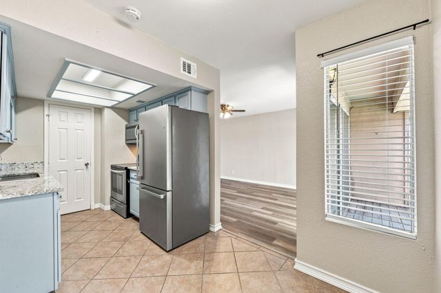 2600 Penny LN 303, Austin, TX 78757