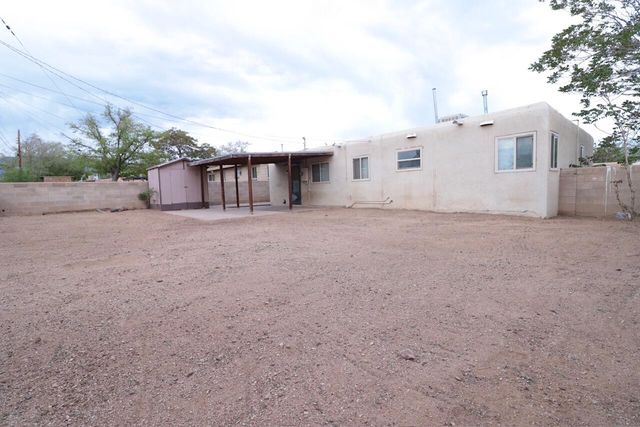 1123 Betts Street NE, Albuquerque, NM 87112
