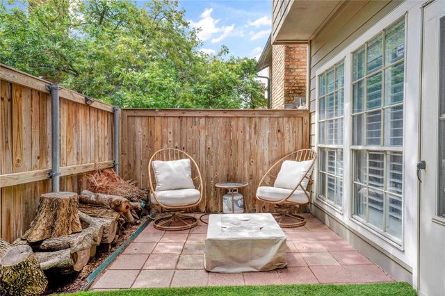 8518 Coppertowne Lane, Dallas, TX 75243