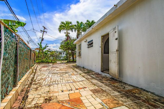 M41 URB. MARIOLGA, Caguas, PR 00725