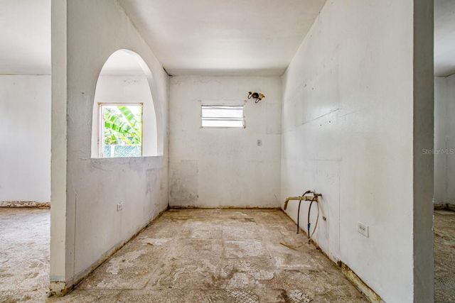 M41 URB. MARIOLGA, Caguas, PR 00725