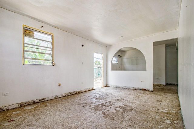 M41 URB. MARIOLGA, Caguas, PR 00725