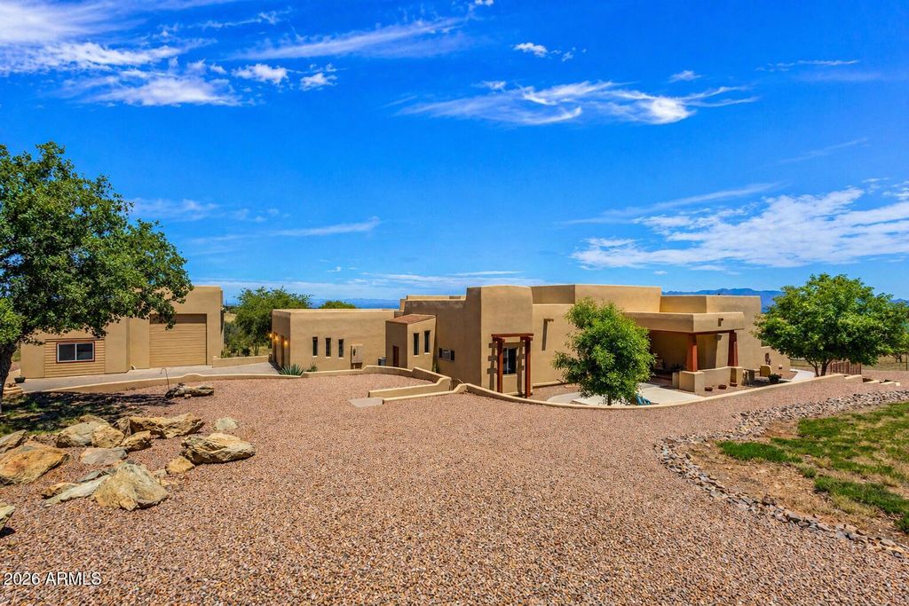 Image 1 of property listing at 6055 E Indigo Sky --, Hereford, AZ 85615